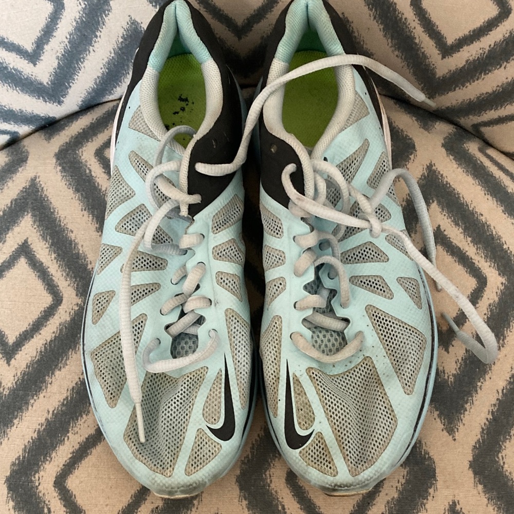 Nike Women's Sky Blue Athletic Shoes 8